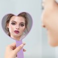 thumbnail image 2 of Espejo de maquillaje portátil con forma de corazón, 3 unidades, bonito espejo cosmético de tocador portátil con asa, accesorios pequeños para mujeres y niñas, hogar y viajes., 2 of 6