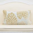 thumbnail image 1 of Funda de almohada Alerfa con bordado de hojas de terciopelo cortado, 30 x 50 cm, color beige, 1 of 7
