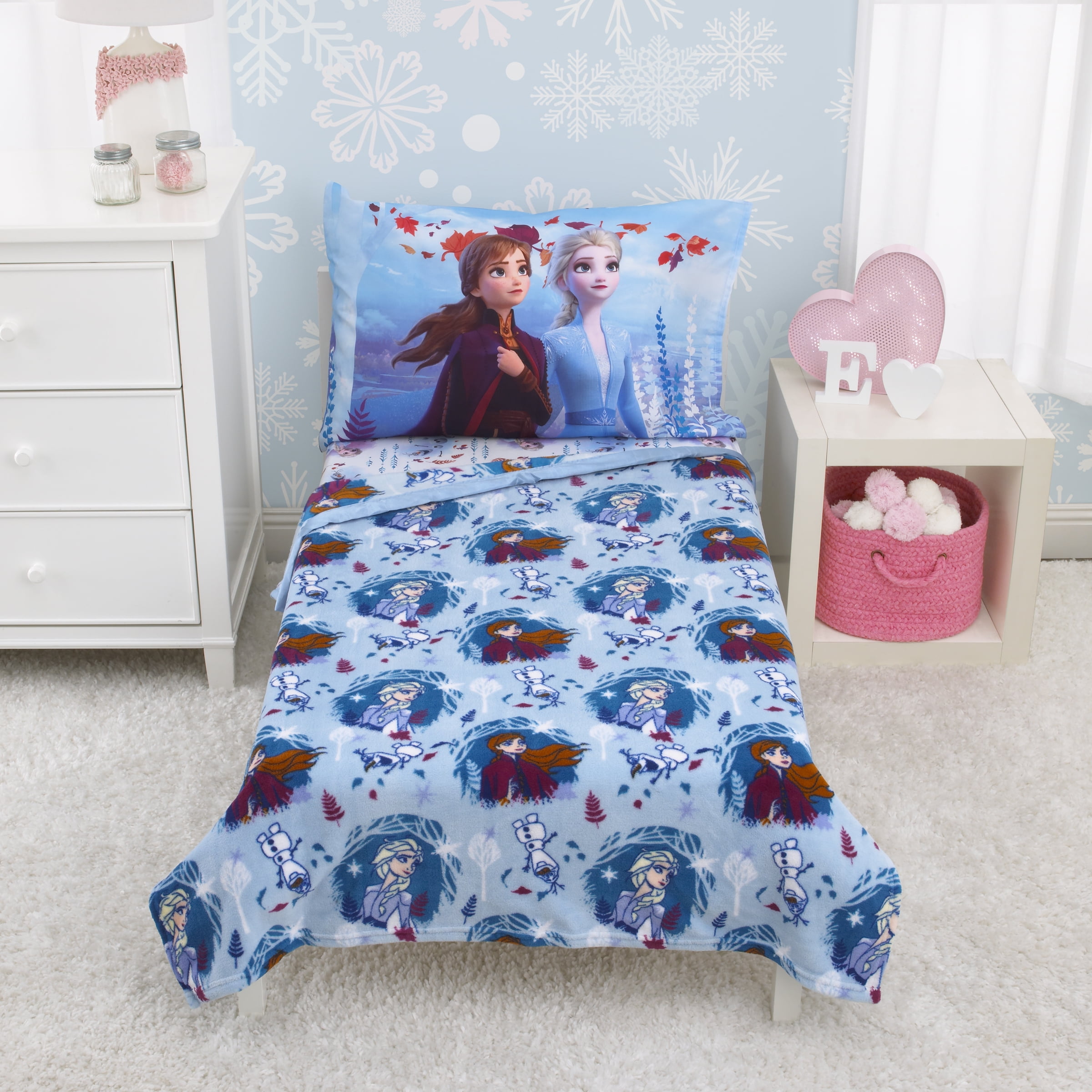 Plum and W Lavender Magical Journey 4 Piece Toddler Bed Set Details about   Disney Frozen 2