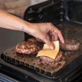 thumbnail image 4 of Accesorio para parrilla Traeger BAC772 ModiFIRE rejilla para sellar, 4 of 7