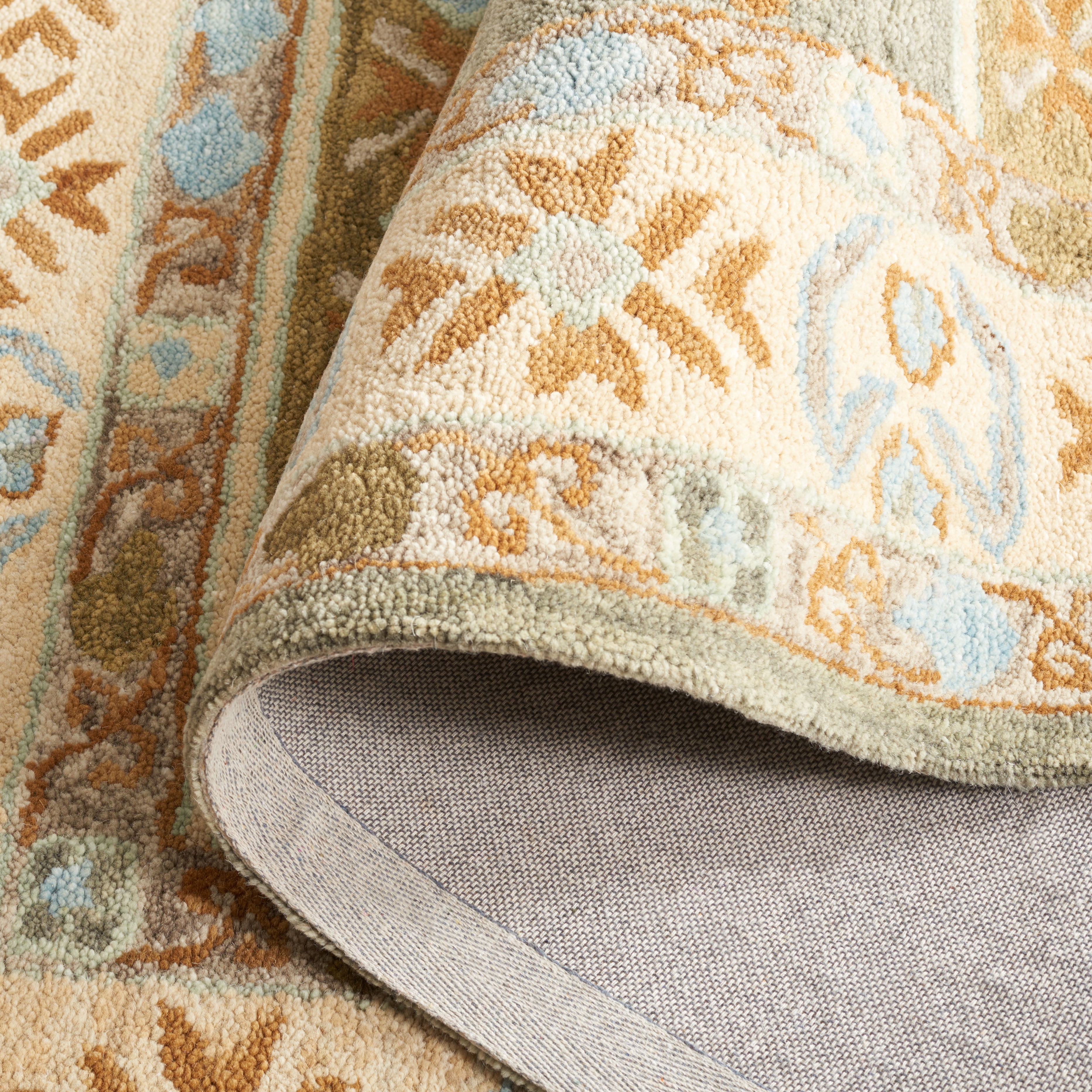 SAFAVIEH Heritage Devon Oriental Area Rug, Ivory/Light Blue, 4' x 6'