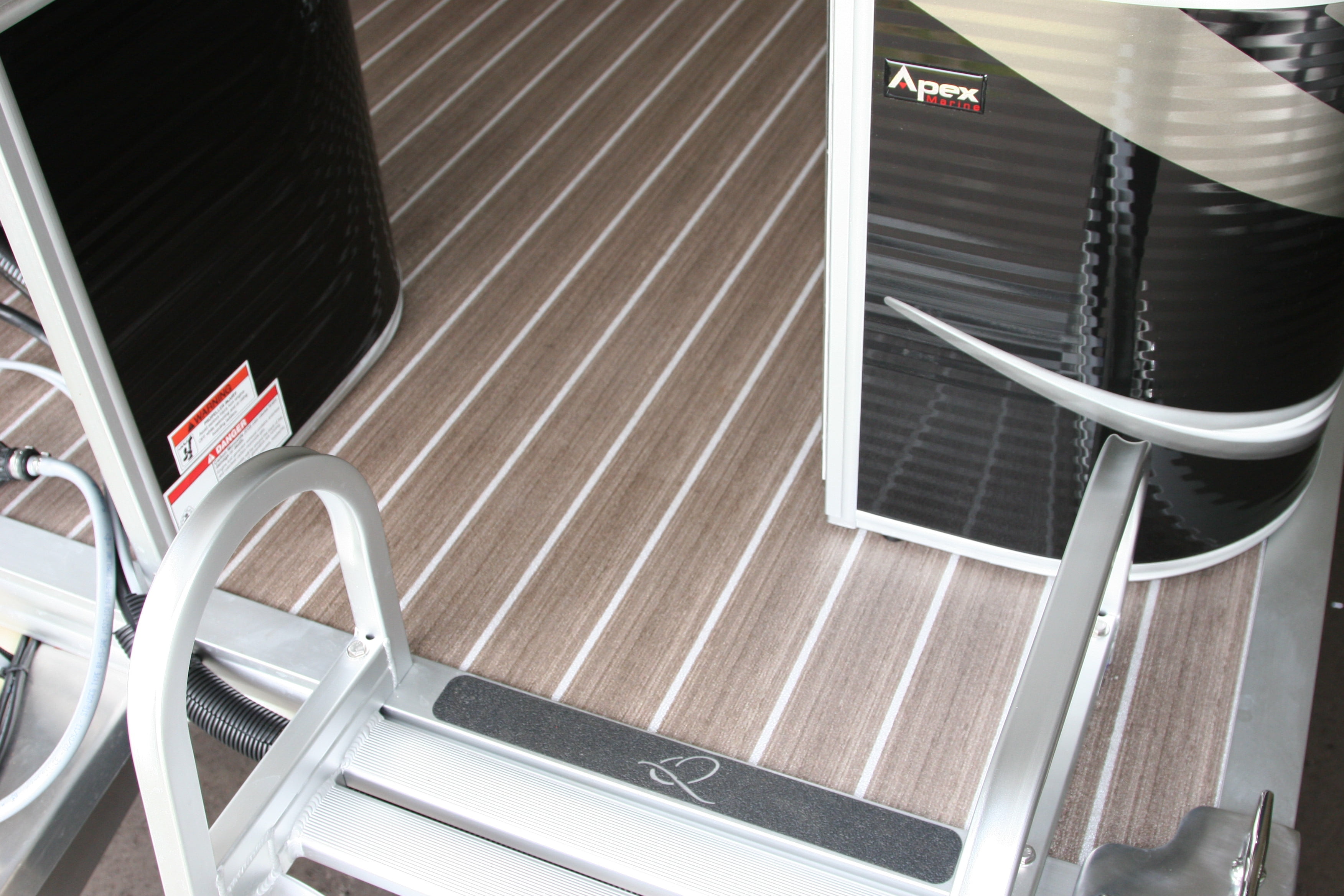 G-Floor Outdoor & Marine Vinyl Boat Flooring - 8.5' x 20' - Nutmeg Teak & Light Holly