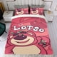 thumbnail image 4 of Oso Lotso Conjunto de sábanas temático, trío de piezas, cómodo y amigable con la piel, diseño único, regalo de decoración para el hogar para familiares, amigos y fans,140cm *210cm, 4 of 6