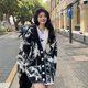 thumbnail image 5 of Suéter tipo cárdigan con efecto tie-dye de gran tamaño para mujer, chaqueta de punto holgada con cuello en V informal y retro gruesa, 5 of 5