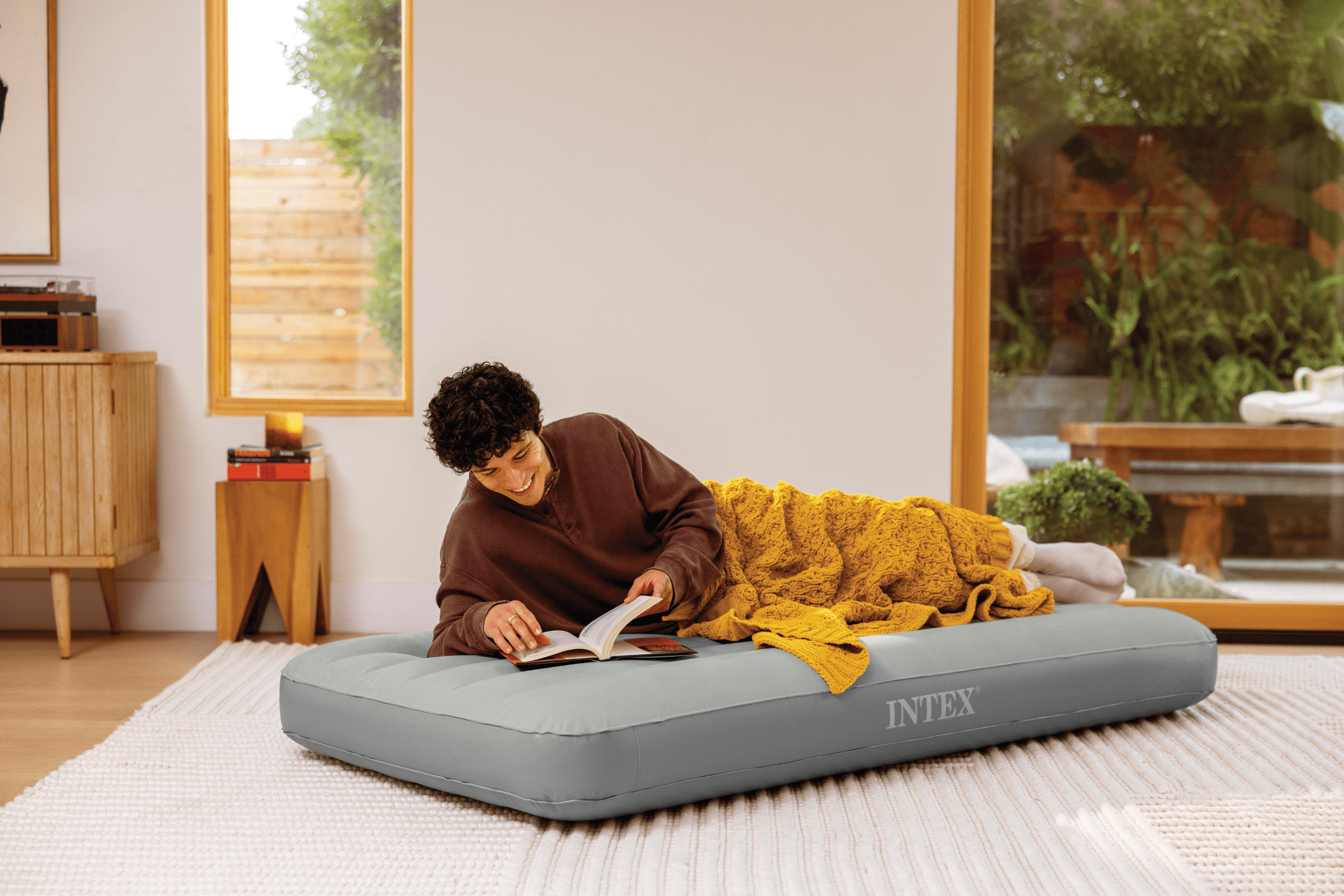 Intex 10" Twin Standard Dura-Beam Airbed Mattress with Built in Pump