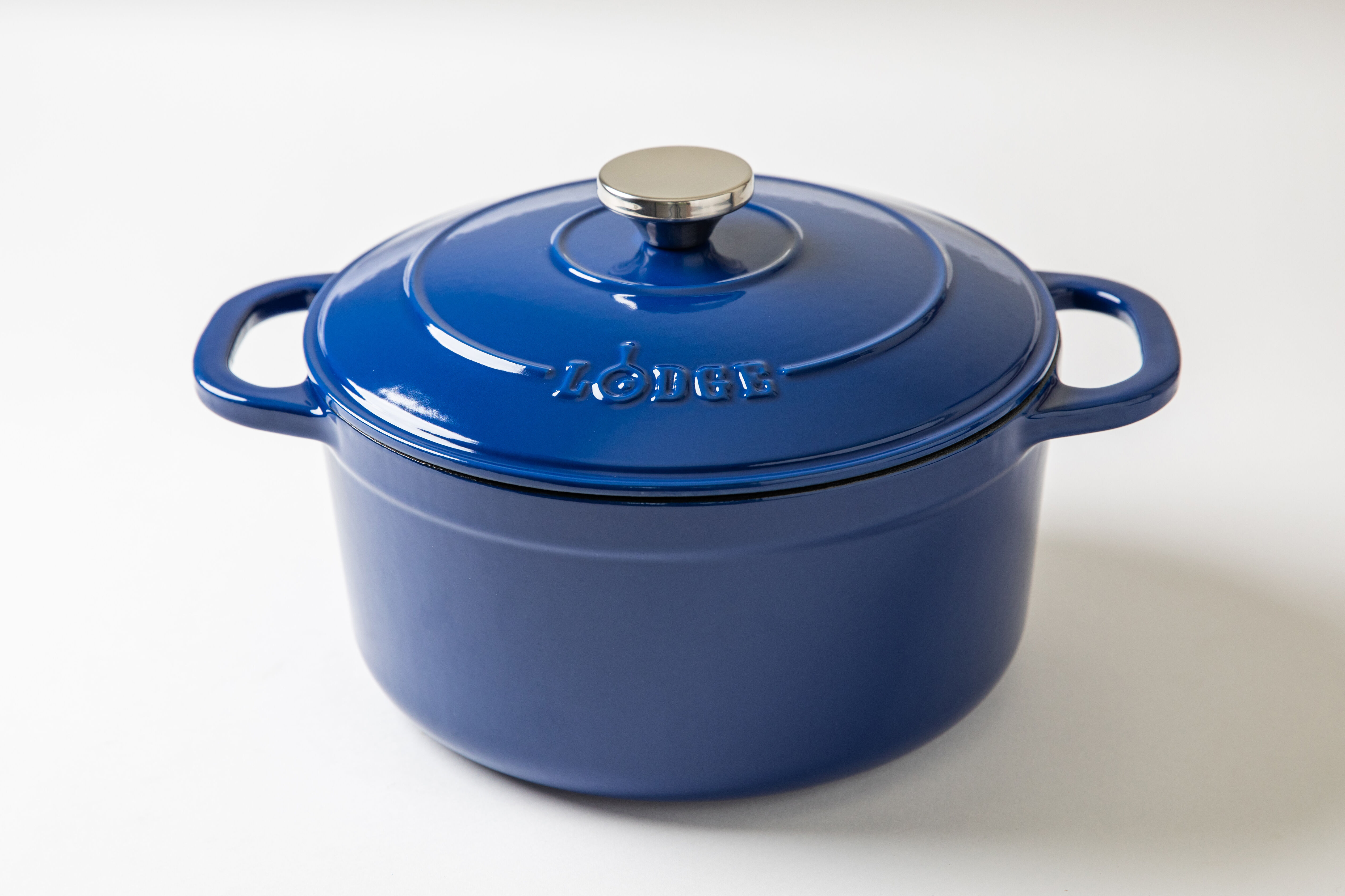 LODGE CAST IRON 5.5QT INDIGO ENAMELED DUTCH OVEN