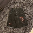 thumbnail image 1 of Venta directa de pantalones cortos de mezclilla con estampado hip-hop, pantalones de pierna ancha informales americanos para hombres, 1 of 5