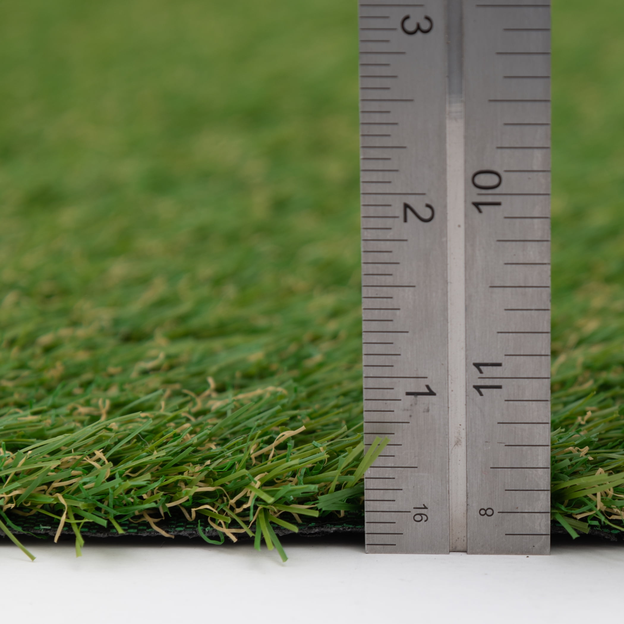Luxeturf 5'x7' Luxury Faux Grass Outdoor Area Rug