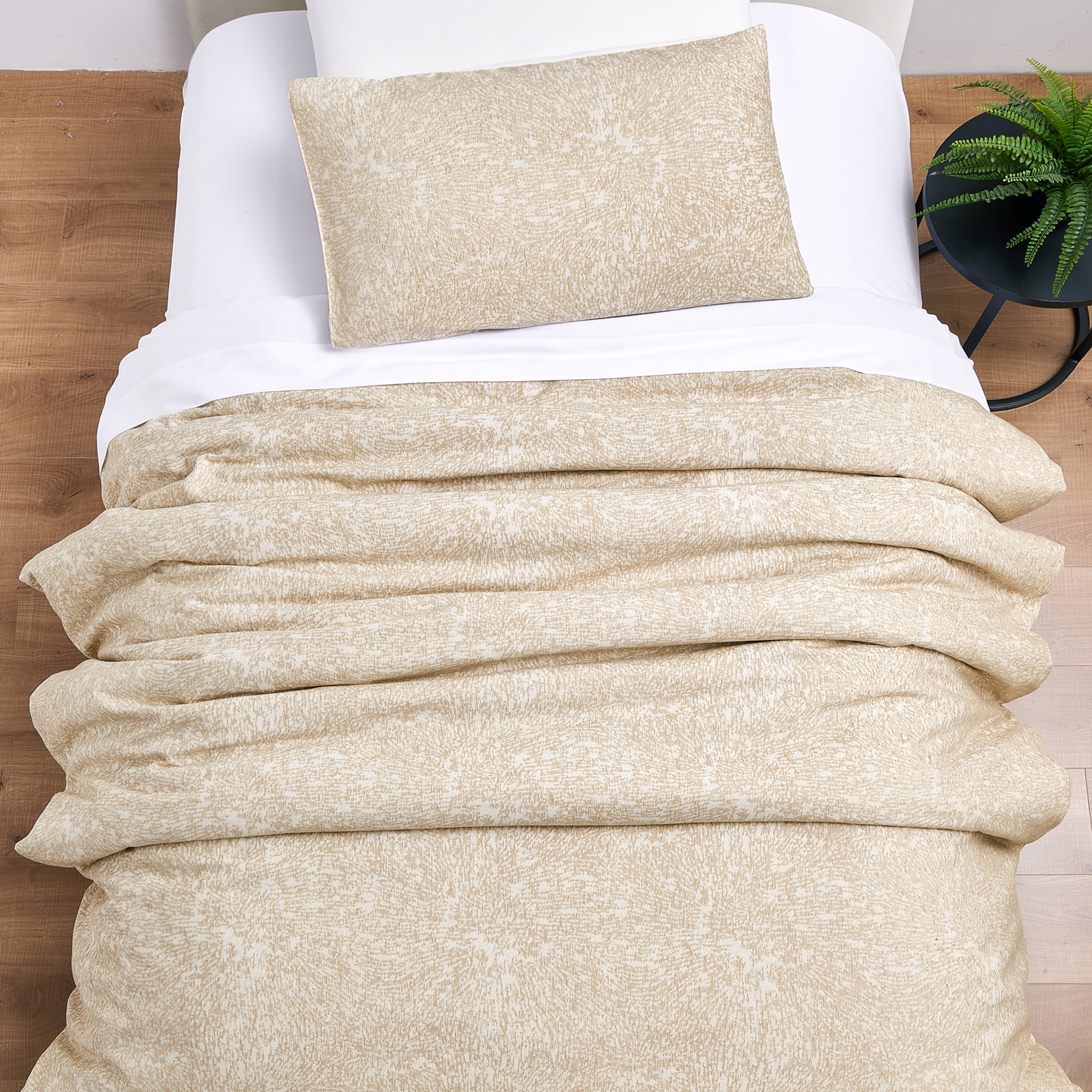 Better Homes & Gardens Abstract Chenille 2-Piece Comforter Set, Tan, T/TXL