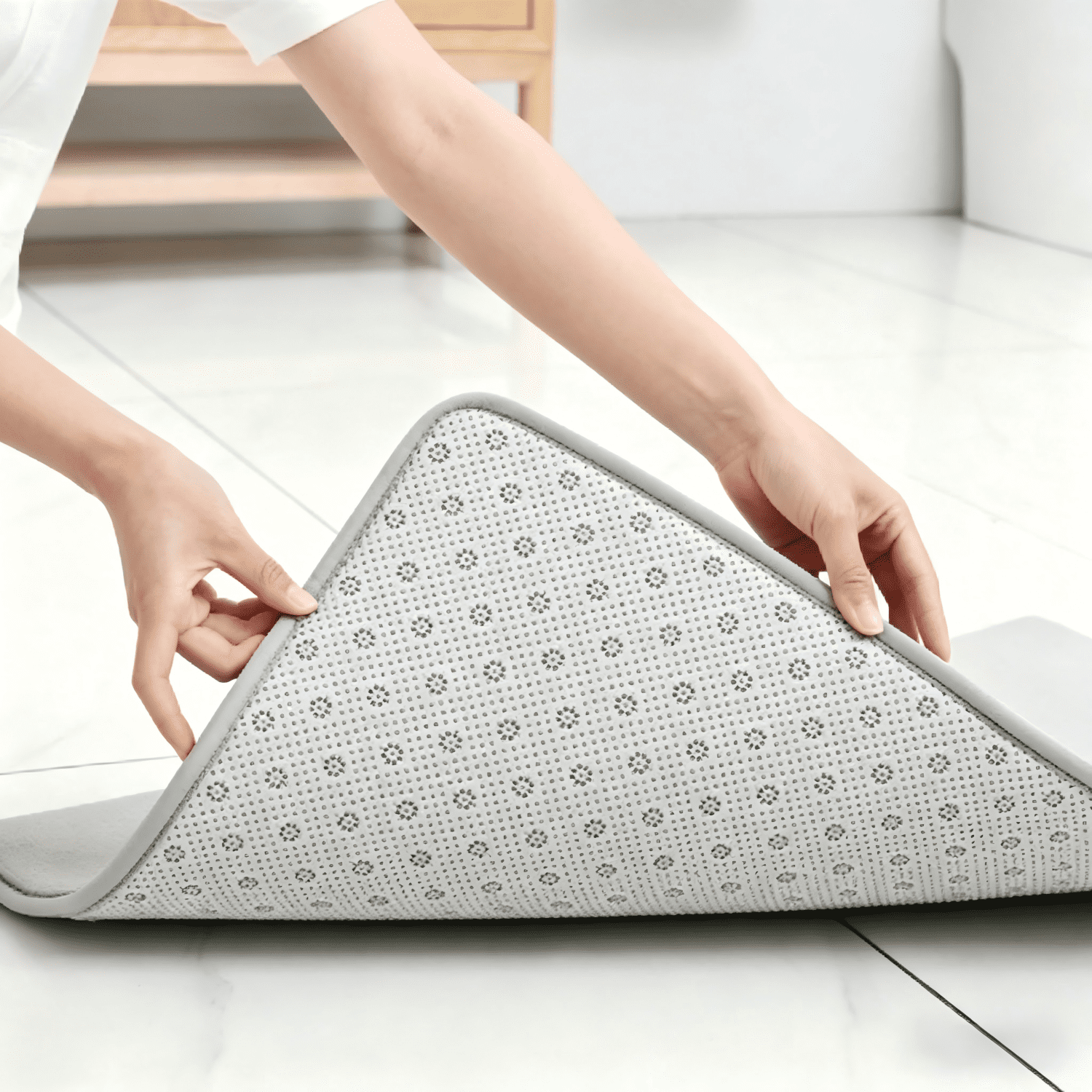Memory Foam Bath Mat, Super Soft Absorbent Bathroom Rug Non Slip, Quick Dry, Machine Washable Floor Carpet for Tub Shower, Home Decor Accessories, 43x61, Grey