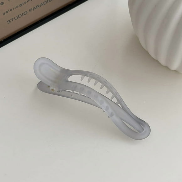 Pinzas planas para el cabello para mujeres y niñas. Pinzas planas de garra y pinzas para el cabello grueso. Pinzas de mandíbula. Accesorios para peinar el cabello. Una horquilla.
