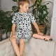 thumbnail image 4 of Fotbe Black Footprints Pijama Estampada de 2 Piezas para Niños – Ropa de Dormir de Manga Corta Cómoda para Niños y Niñas, Camiseta y Shorts de Algodón-Small, 4 of 6