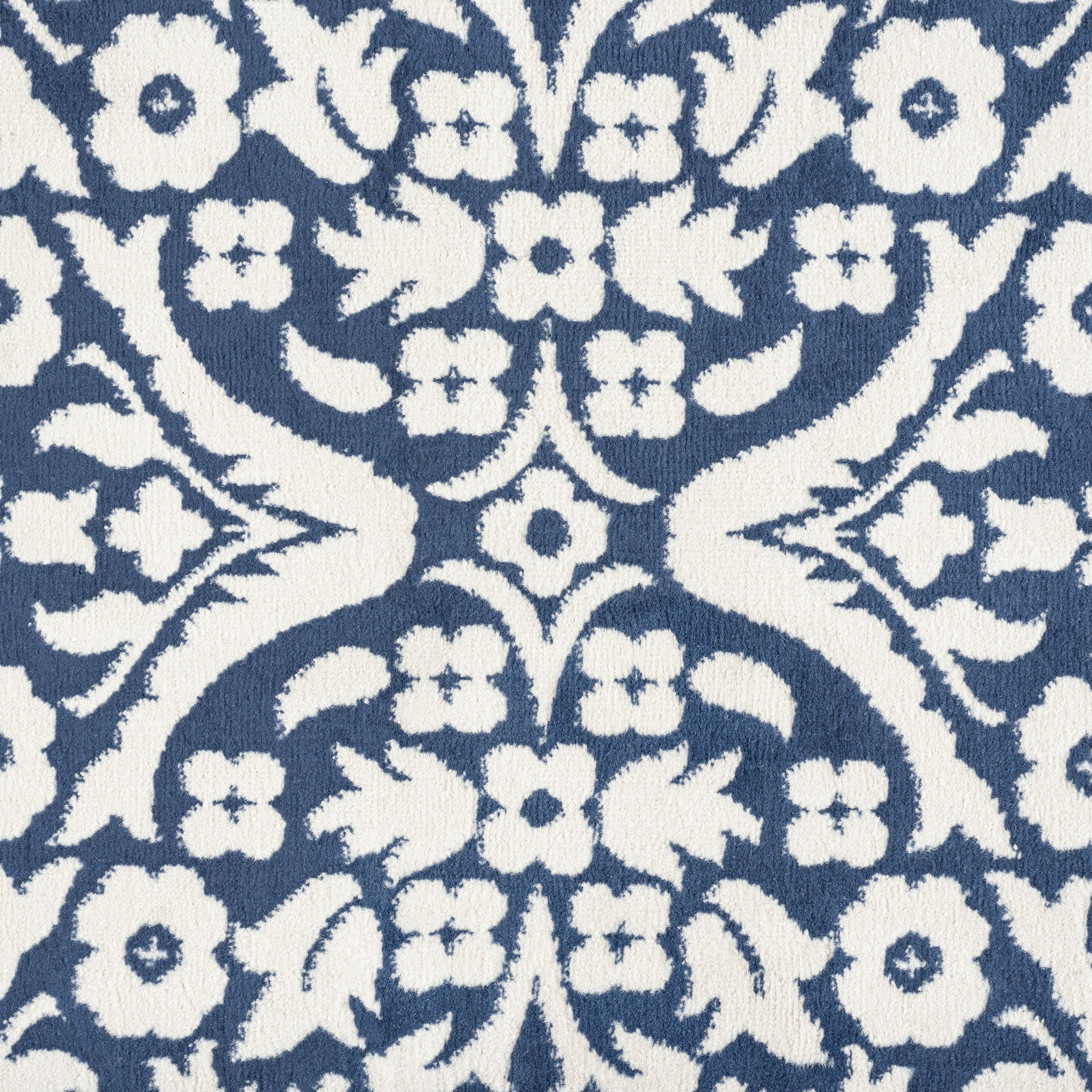Madison Traditional 5' Round Dark Blue Polypropylene Indoor Area Rug