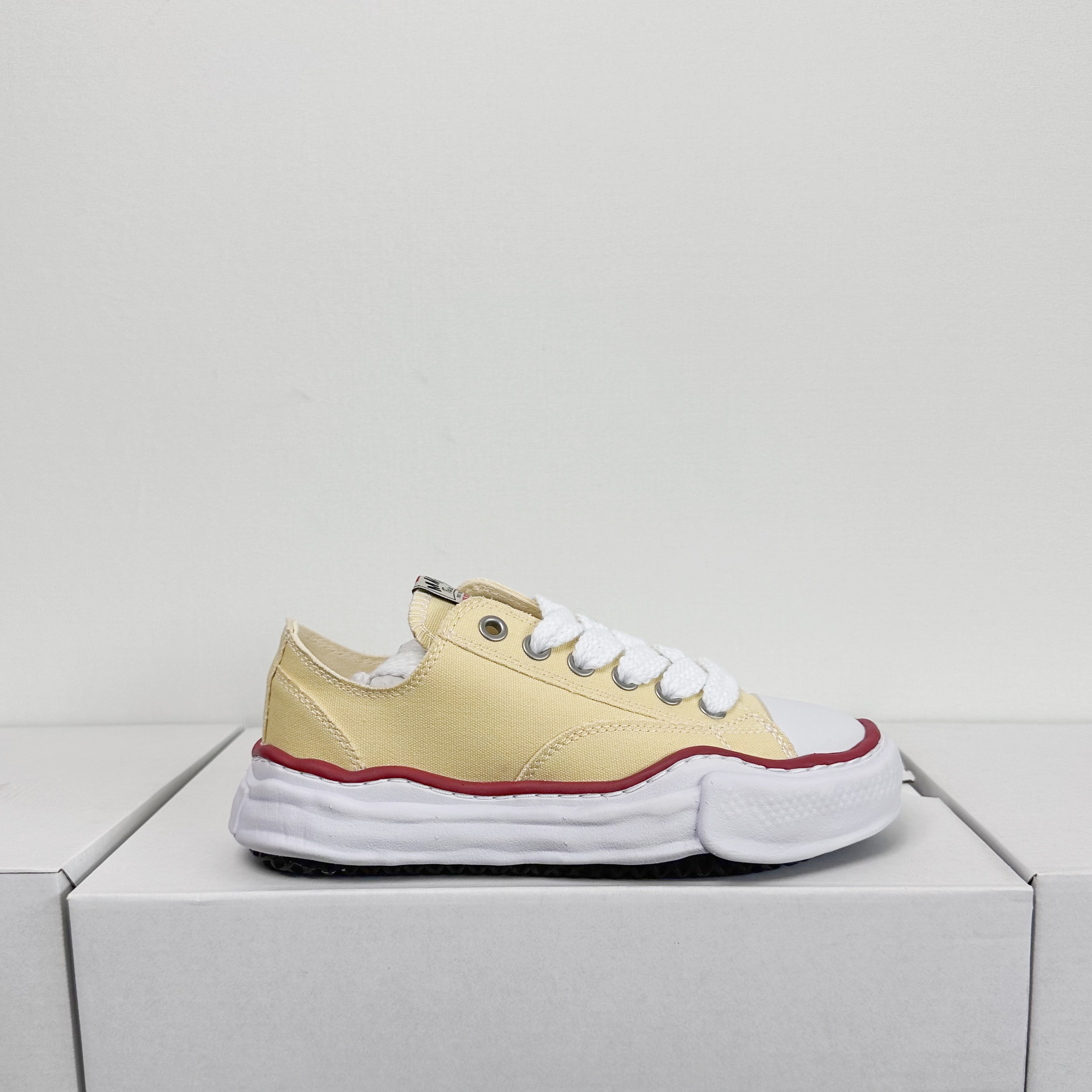 Maison MIHARA YASUHIRO MMY White Hank Low-top sneakers Canvas