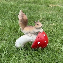 Worgeous Squirrel Mushroom Resin Figurine for Outdoor Garden Decor Cute Squirrel Statue for Lawn Yard Small Animal Statue Resin Animal Sculpture Ornament