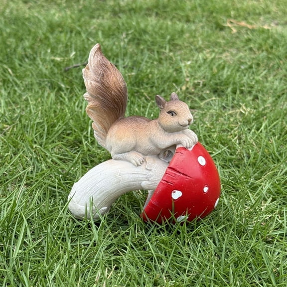 Worgeous Squirrel Mushroom Resin Figurine for Outdoor Garden Decor Cute Squirrel Statue for Lawn Yard Small Animal Statue Resin Animal Sculpture Ornament