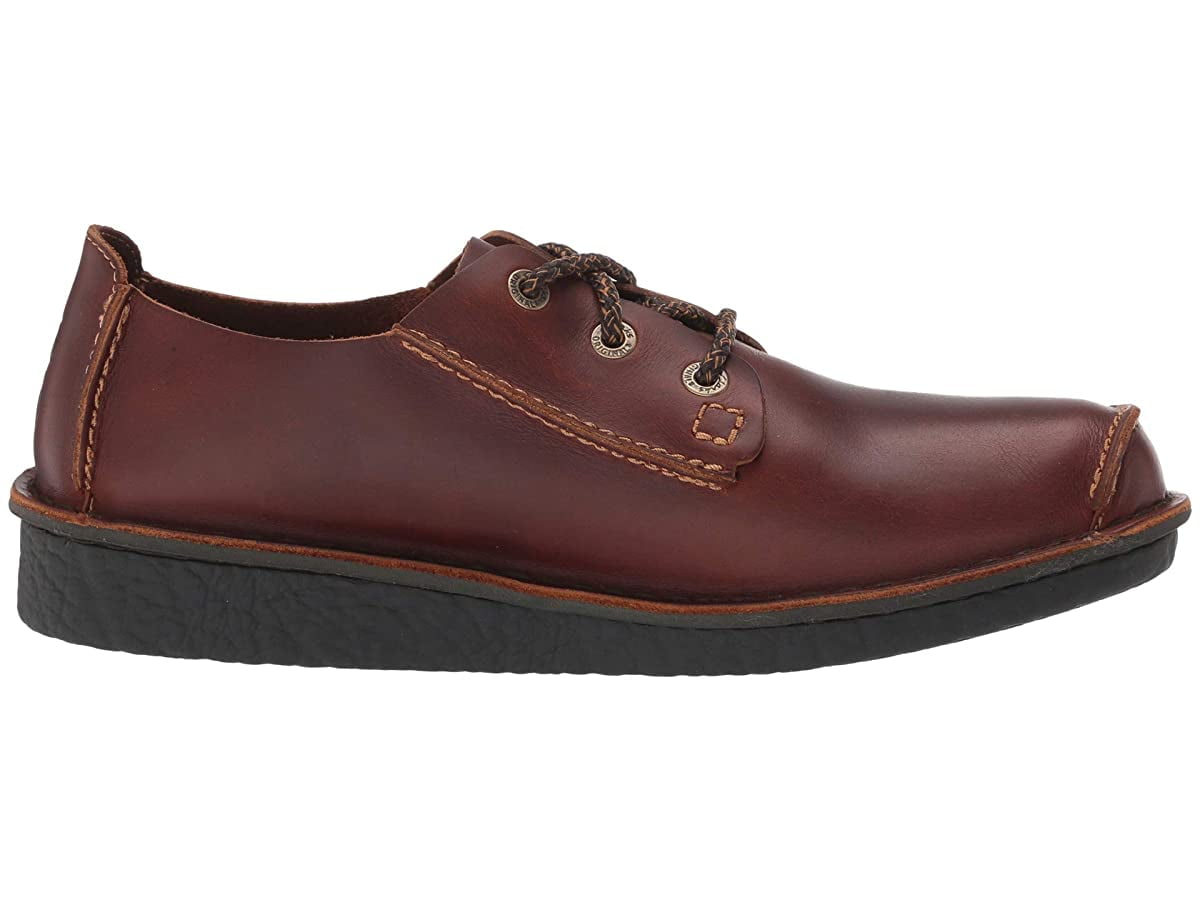 tan clarks