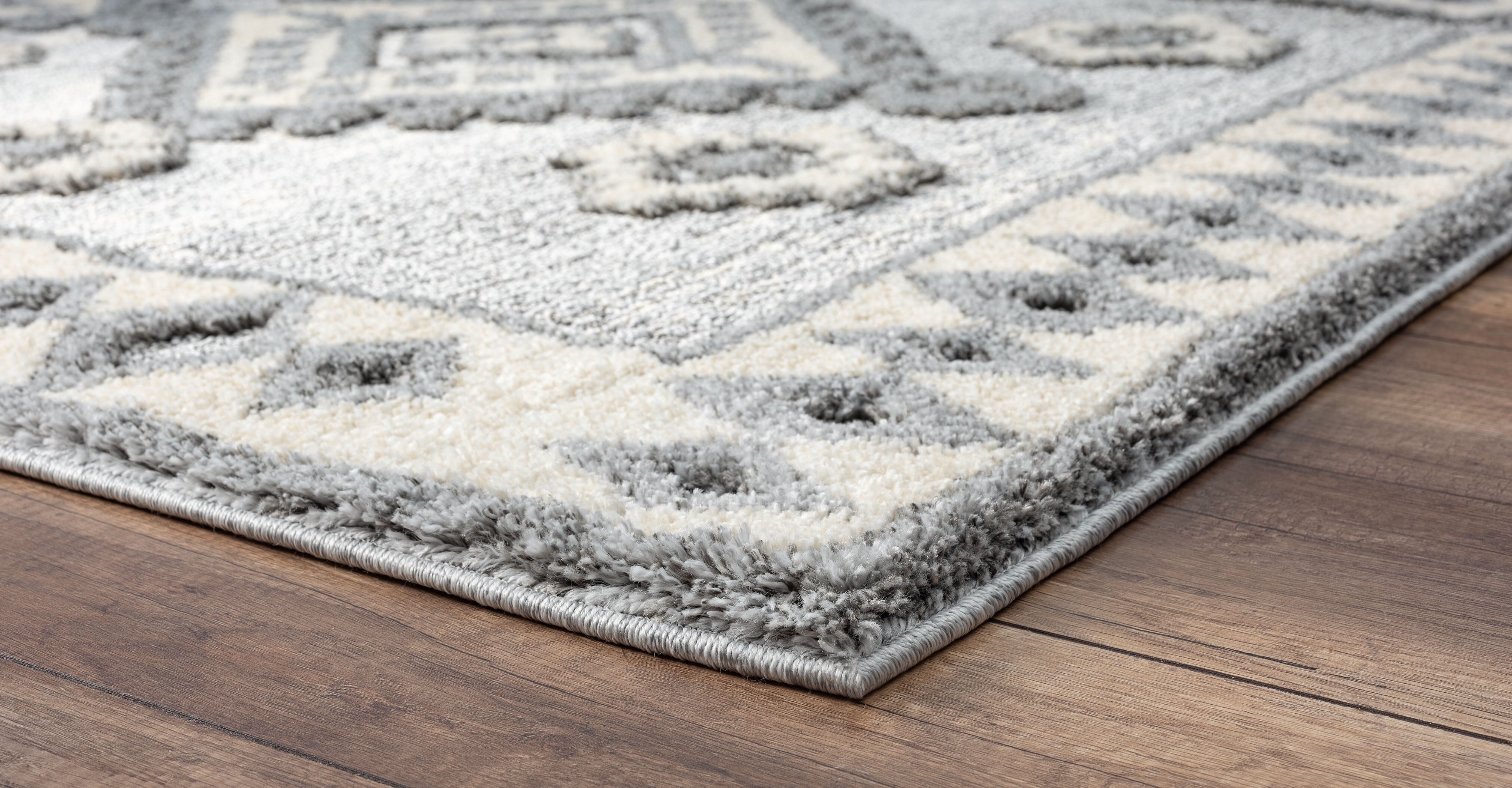 United Weavers Decorah Sitka Transitional Border Accent Rug, Grey, 1'10" x 3'