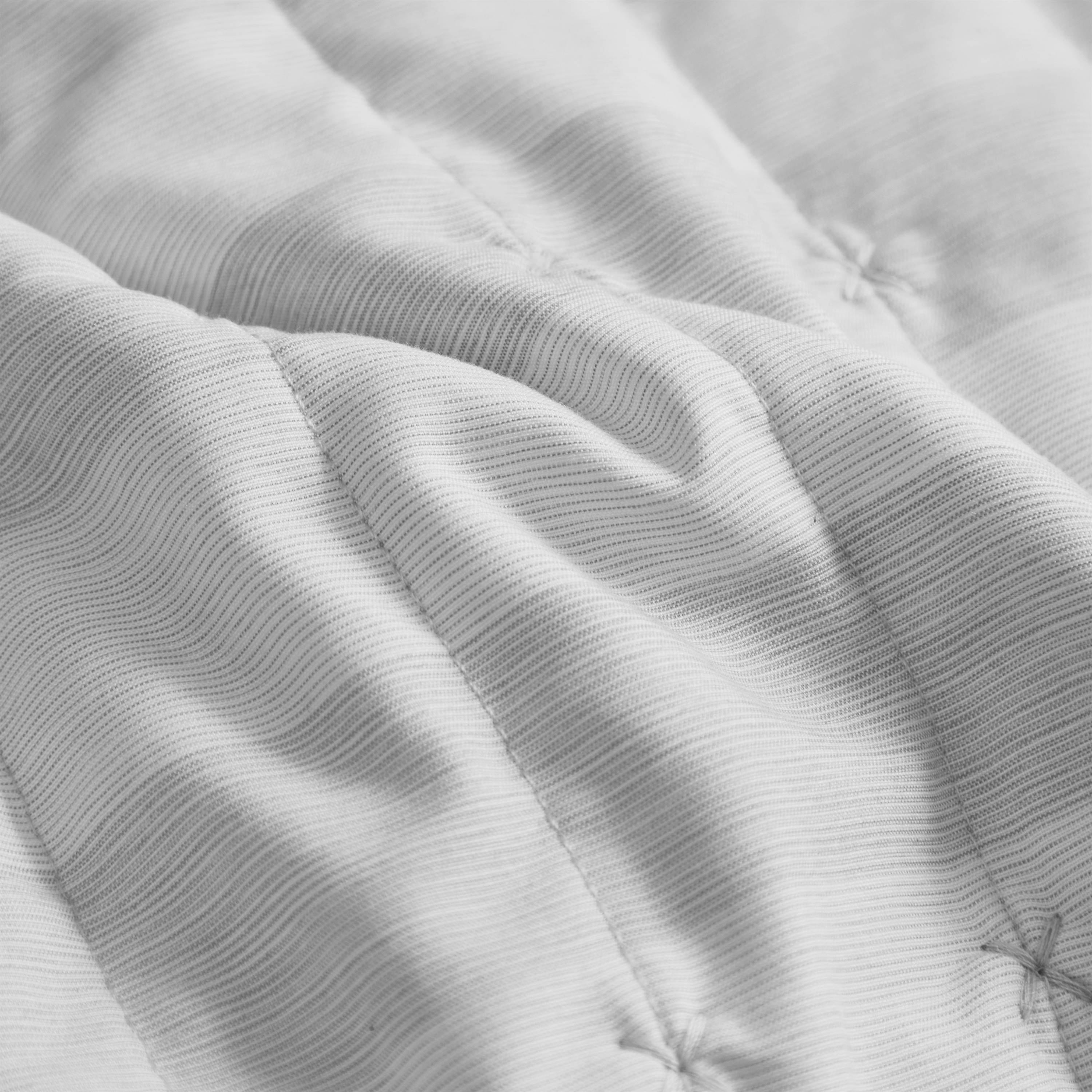 Sweet Home Collection 2 Piece Embroidered Checkered Quilt and Pillow Sham Set Twin Gray