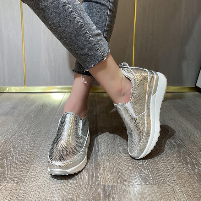 Los zapatos de mujer grandes de moda usan zapatos de suela gruesa de ocio de color sólido Wmkox8yii ahfdhkah564