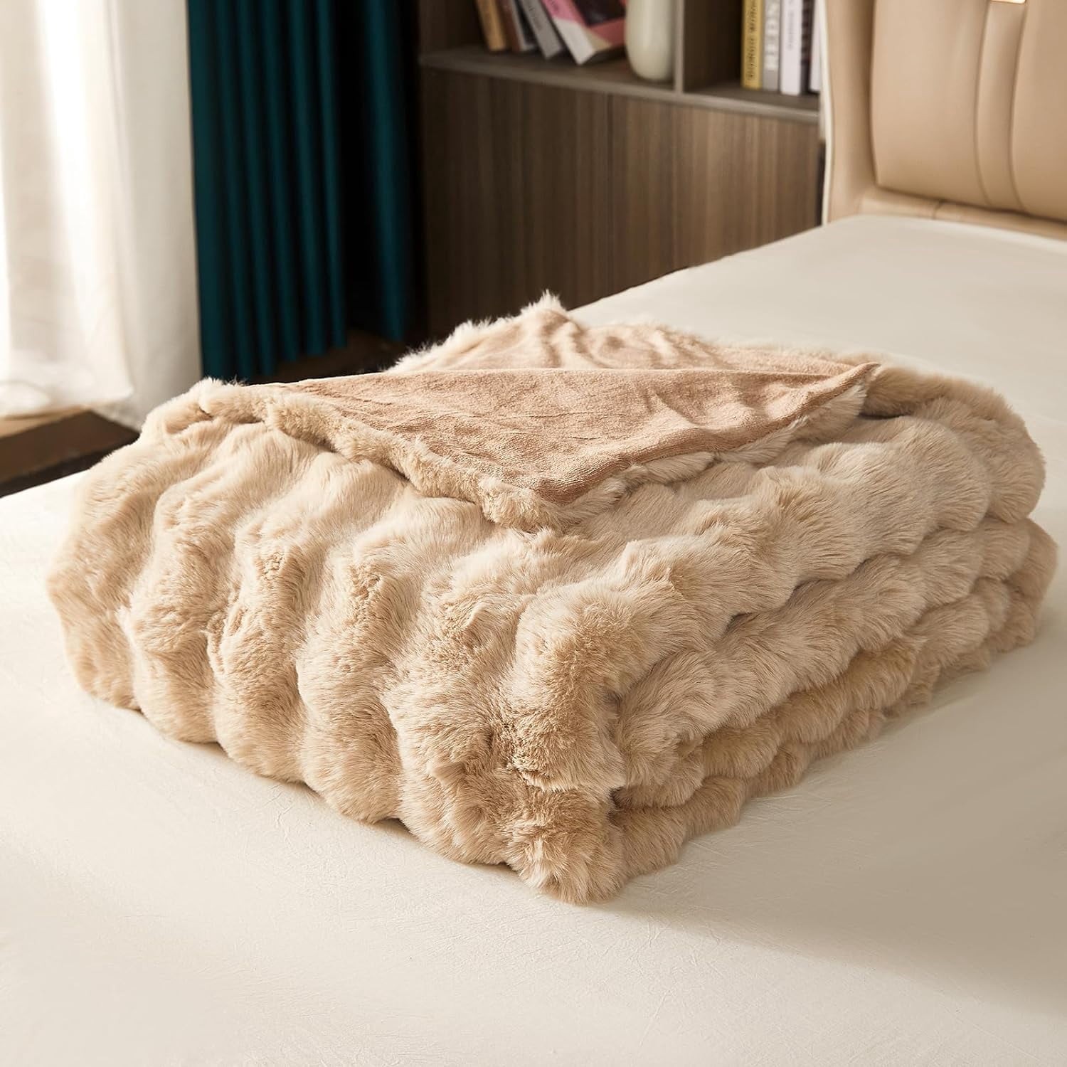 TOPCHANCES Faux Fur Throw Blankets, Soft Luxury Plush Blanket, Fleece Throw Blanket for Sofa Couch, Light Coffee, 78*63inches