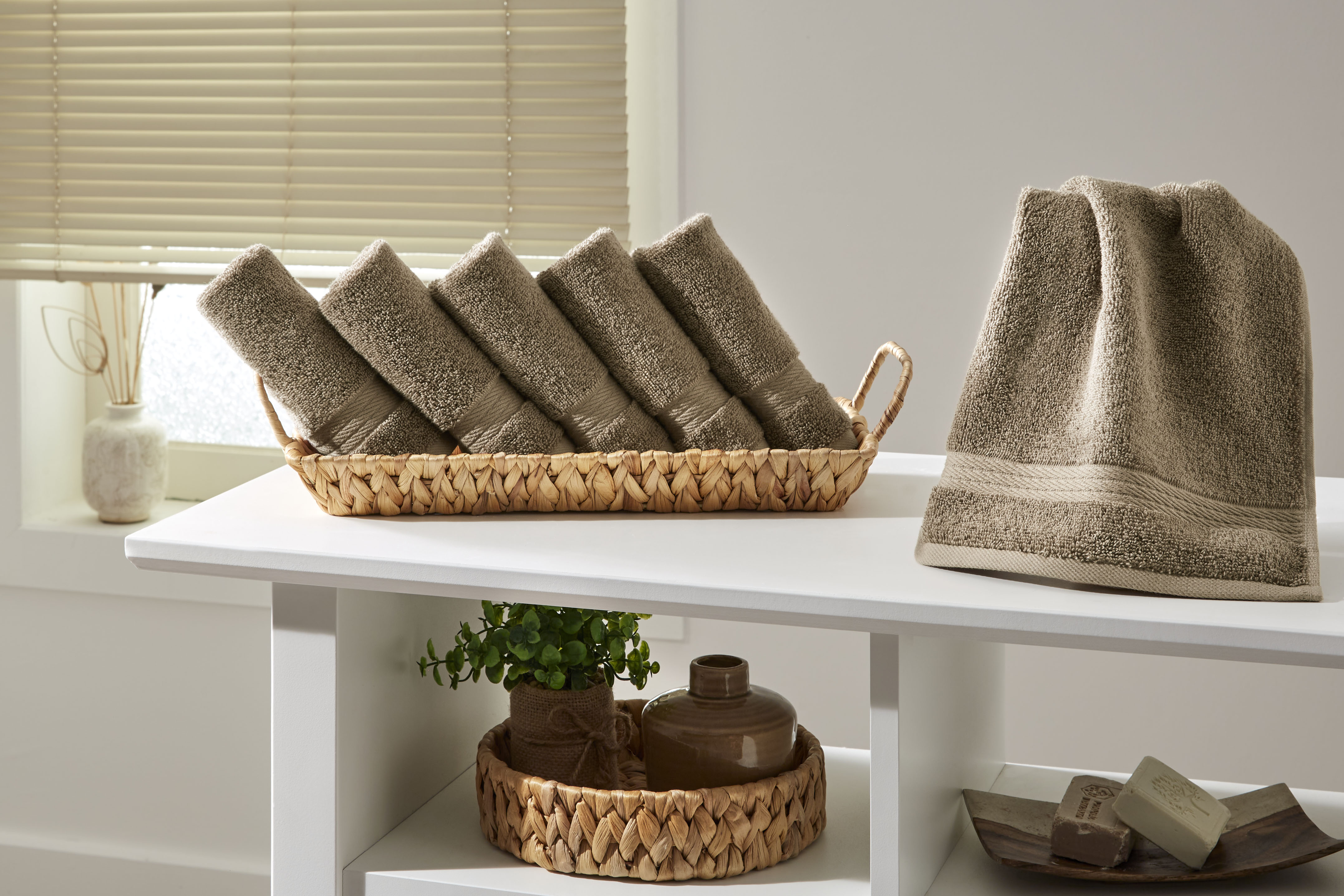 Ozdilek 6-Piece Washcloth Set 13x13 Bath Towels 100% Turkish Cotton, 600 GSM, Soft, Gentle on Sensitive Skin, Multi-Purpose Use, Washable, Reusable, Ideal for Baby Care & Spa 6 Towels (Light Brown)