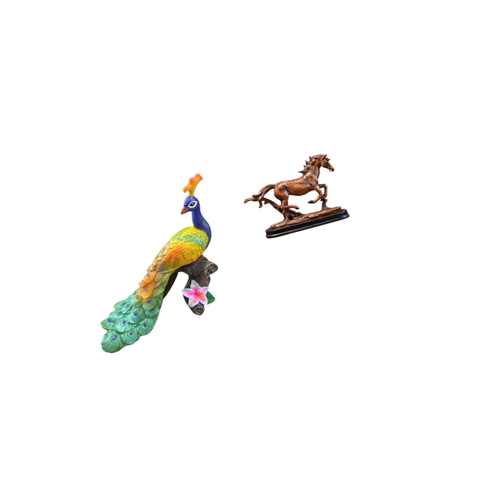 CarpNettore Peacock Sculpture Figurine Decorative Garden Ornament Crafts Statue for Home Decoration Yard Artwork Collectible Art Ornament Horse for Desk Decoration Bookcase Living Room