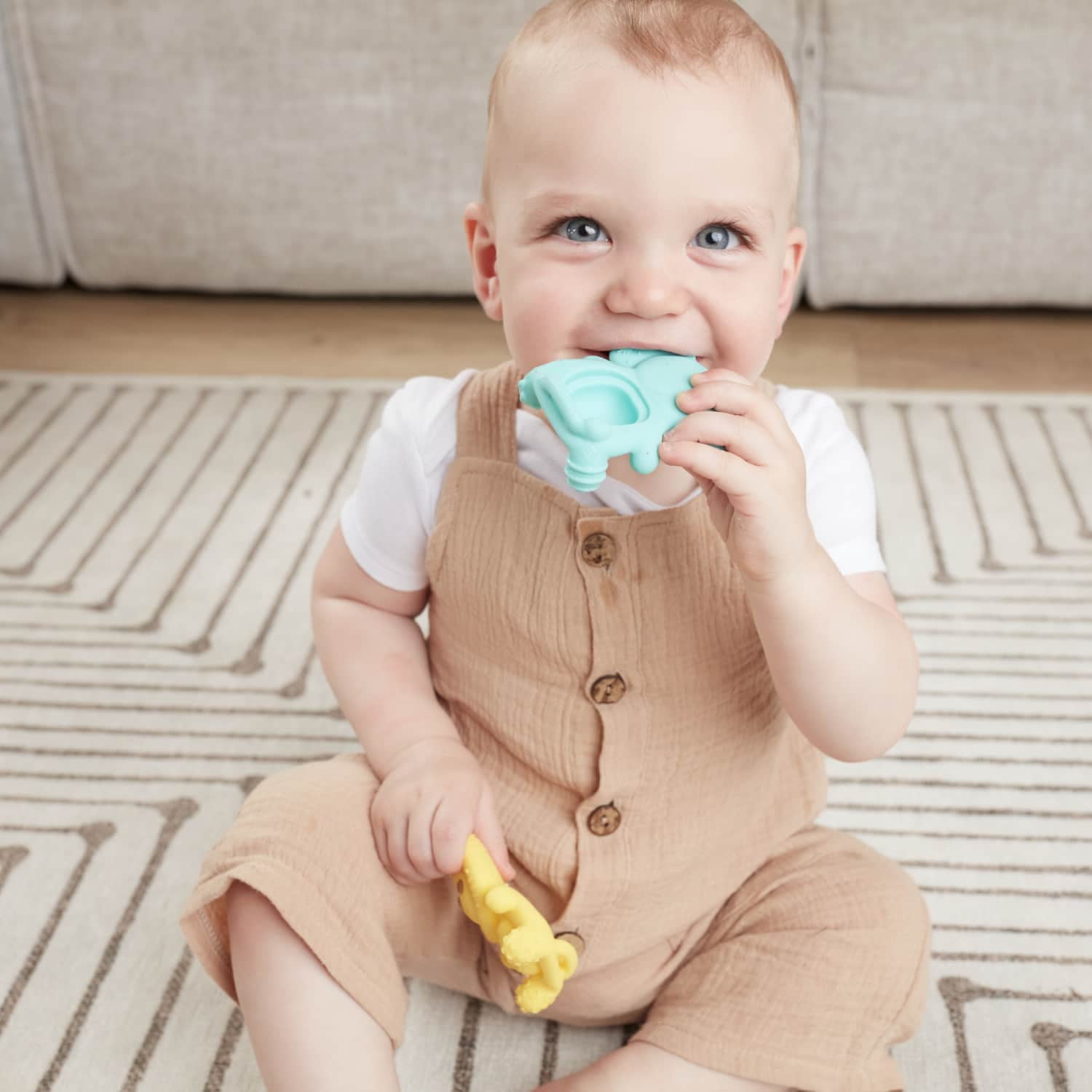 Infantino Teethimal Pop Pals Teether Toy, for Babies 6-12 Months, Multicolor Elephant & Lion