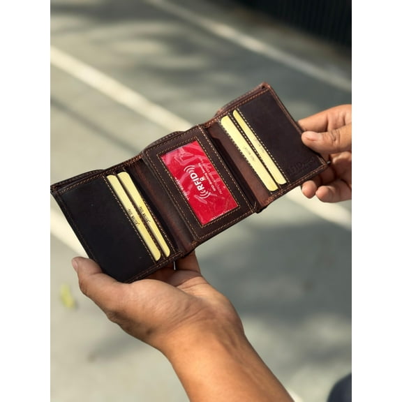 Mens Hunter Vintage Leather Trifold Wallet with RFID Blocking