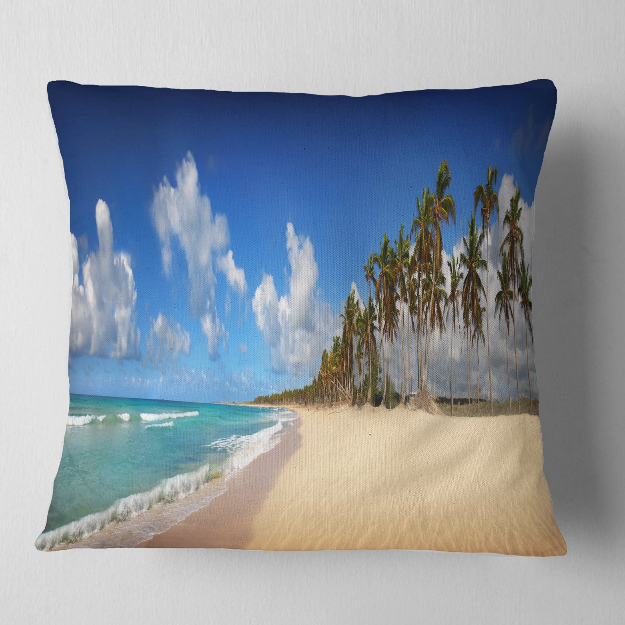 Designart Tropical Exotic Beach - Landscape Photography Throw Pillow - 16x16