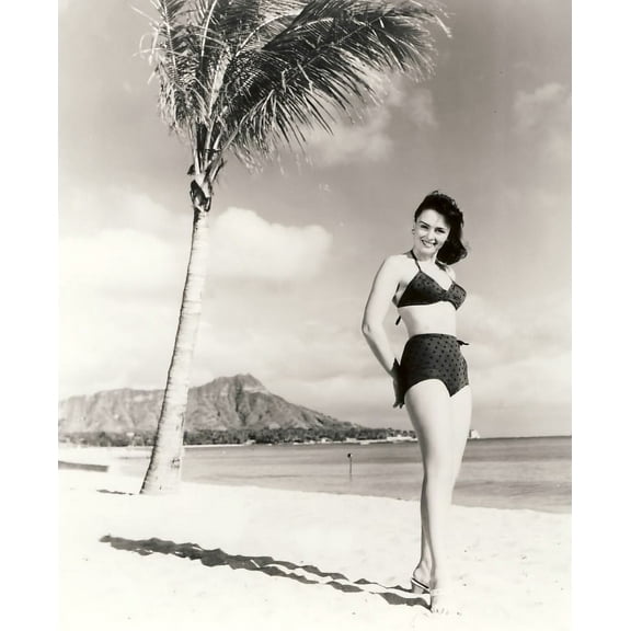 Donna Reed - Beach Scene Full Photo Print (8 x 10)
