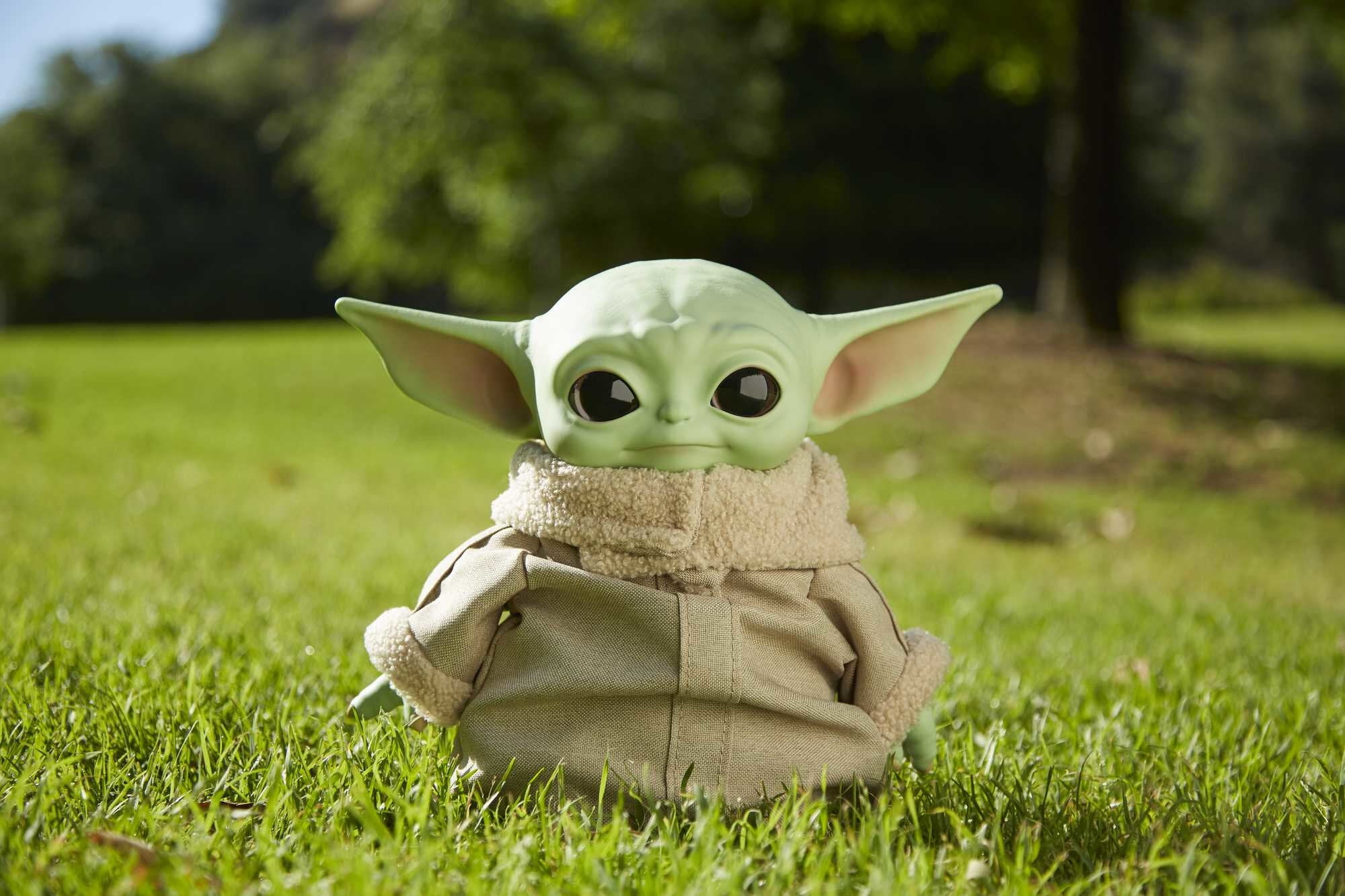 Baby yoda peluche 2025 walmart