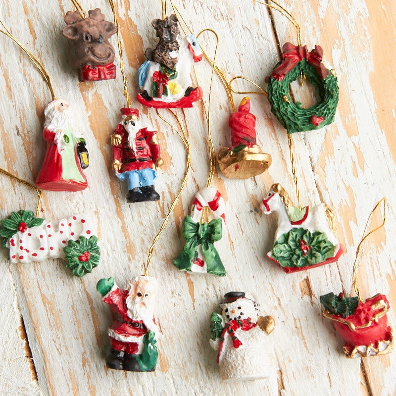 Feelava Weihnachten Miniatur Ornament Kits Mini Xmas Style Figuren Weihnachtsmann Weihnachtsbaum niedlichen Cartoon Xmas Decor für Home Garden Party Decor Desktop Dekoration