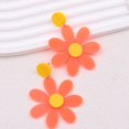 thumbnail image 1 of Pendientes de flores huecas de color fluorescente, pendientes sencillos, frescos y populares, pendientes triangulares cuadrados, joyería para las orejas para mujer, 1 of 3