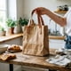thumbnail image 1 of Bolsa de papel reutilizable y lavable con asas | Bolsa de la compra para la cocina, el mercado y los viajes | Bolsa plegable para el almuerzo, picnics y almacenamiento diario, 1 of 8