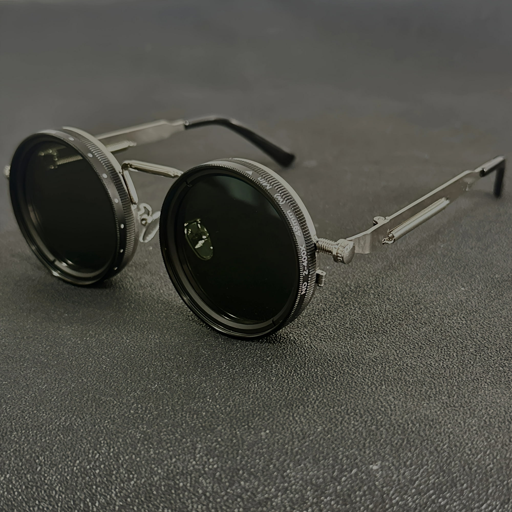Retro Leica-style Rotating Fashion Glasses