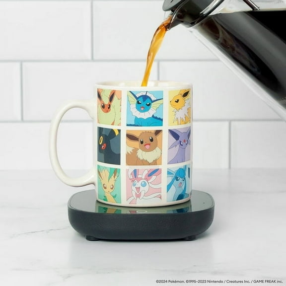Uncanny Brands Pokémon Eevee Comic 12ozMug Warmer Set