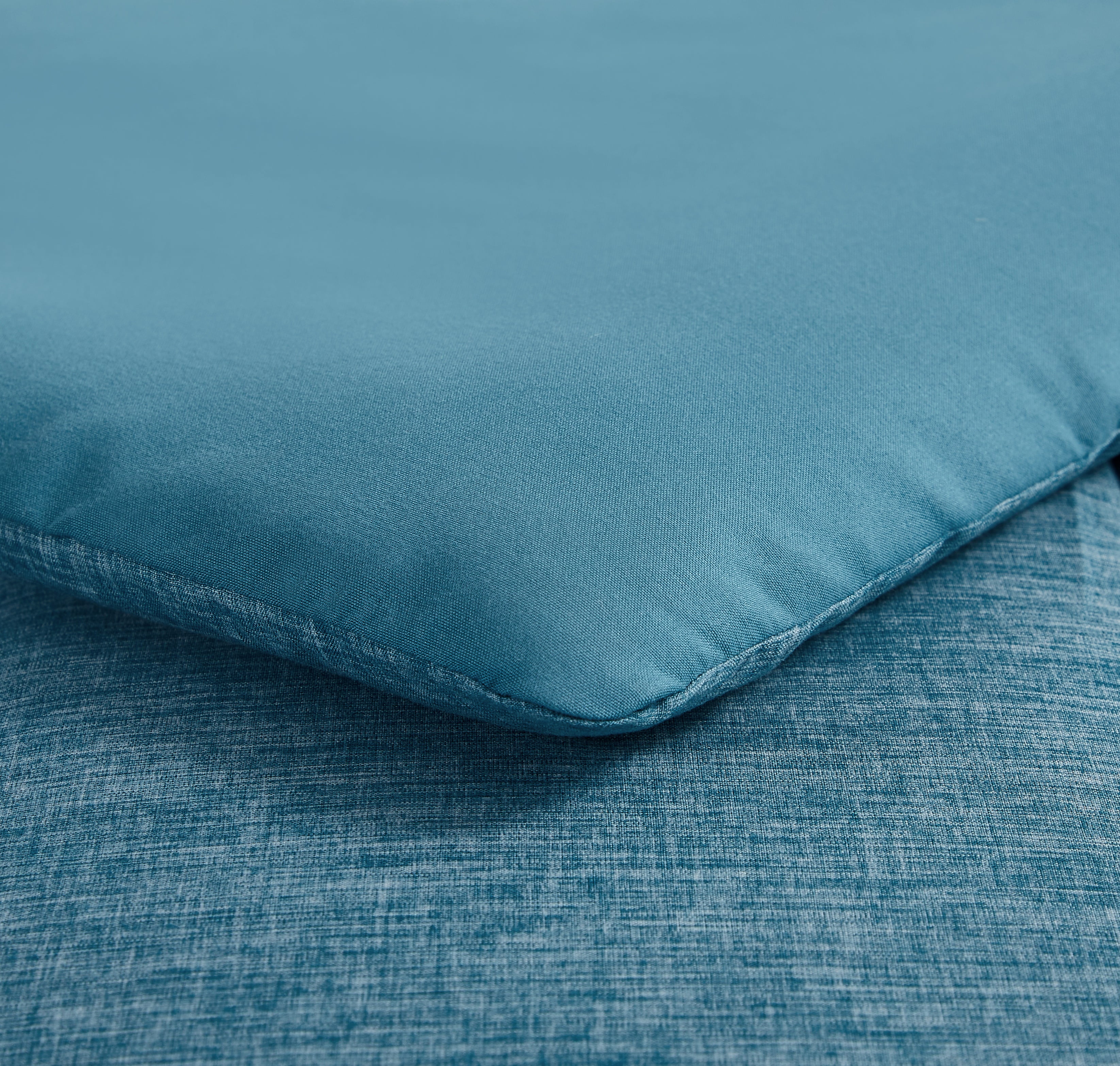Mainstays Super Soft Microfiber Reversible Comforter, Full/Queen, Cool Blue, 1 Piece
