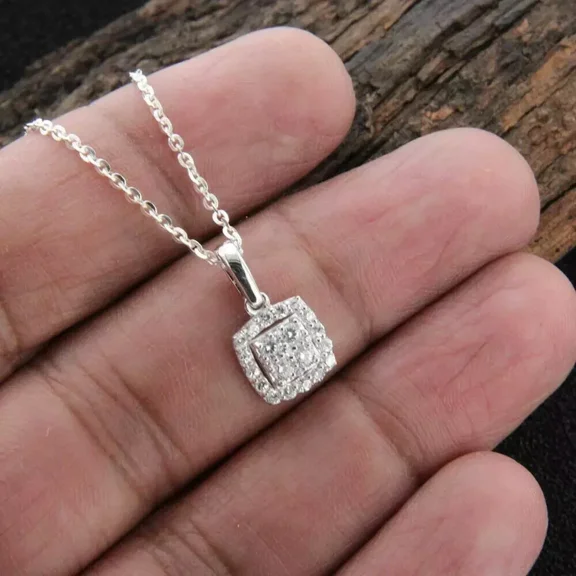1Ct Round Cut Lab-Created Diamond Cluster Pendant Necklace in 925 Sterling Silver