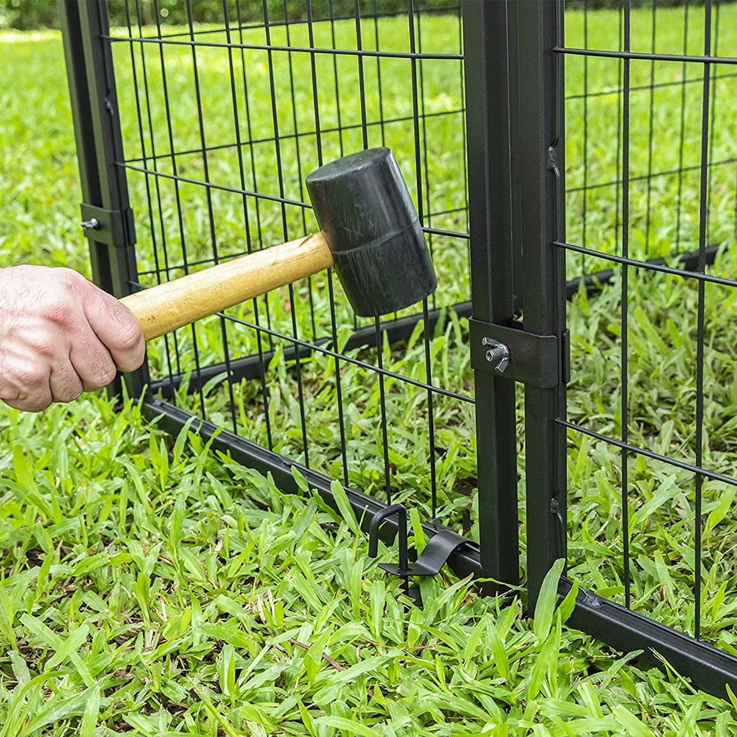 Homestead Large Welded Wire Outdoor Pet Kennel with Weather Proof Cover