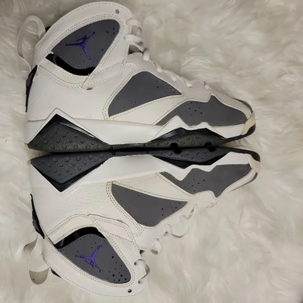 Ni - ke Ni - ke Air Jordan 7 Retro Flint White Varsity Purple