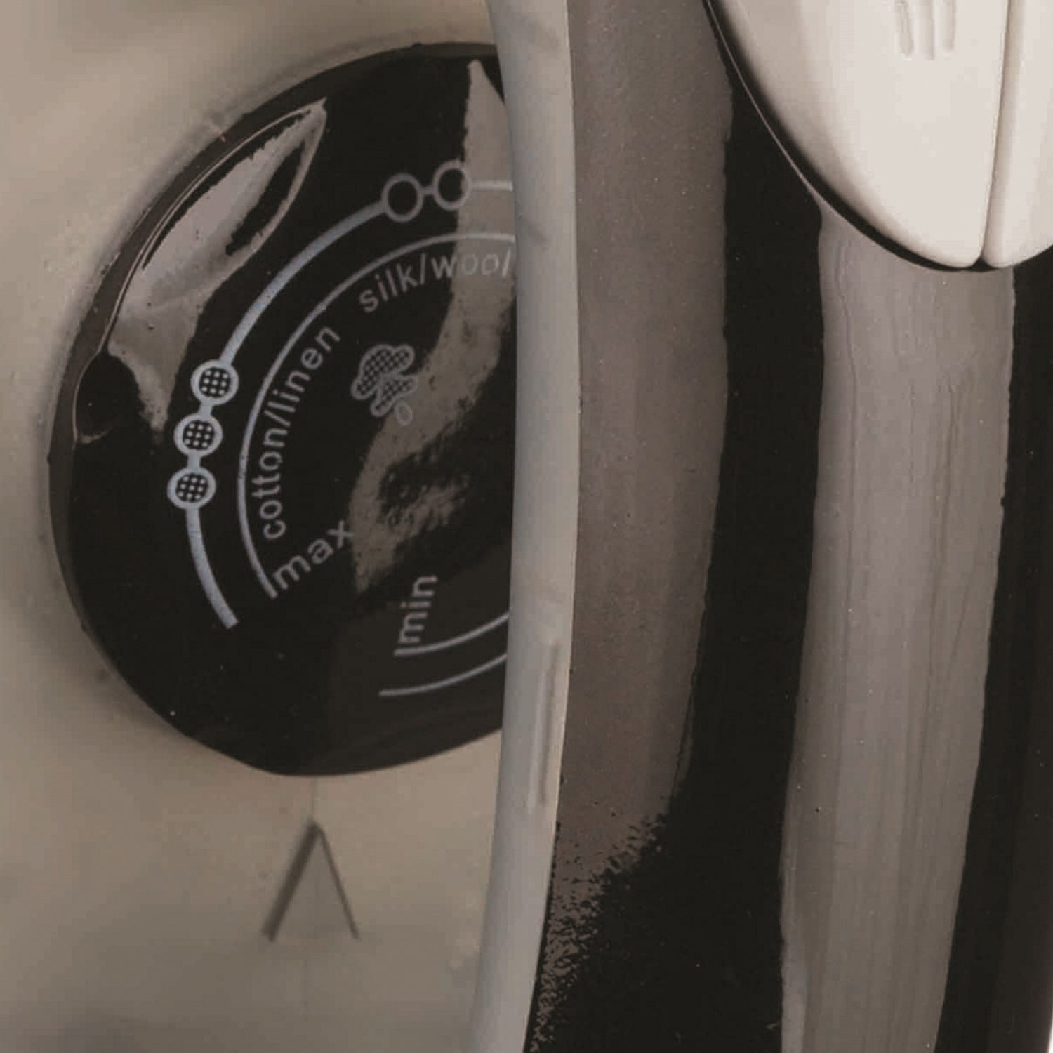 Brentwood Nonstick Steam Iron (Black), MPI-53PT