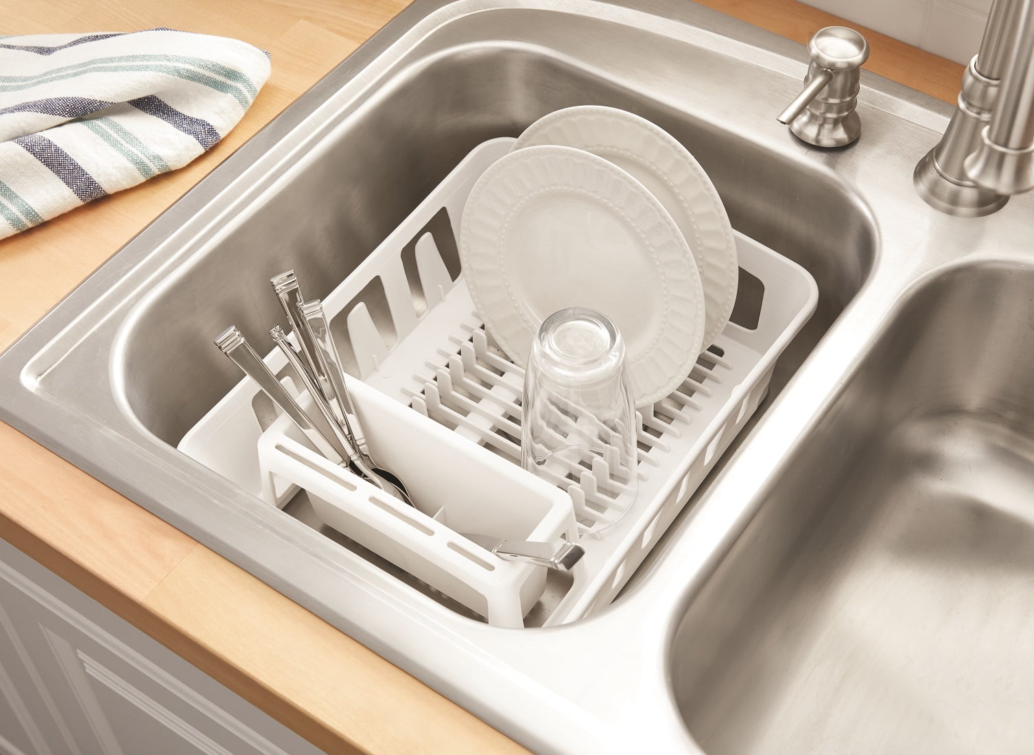 Extend™ White Expandable Dish Drainer