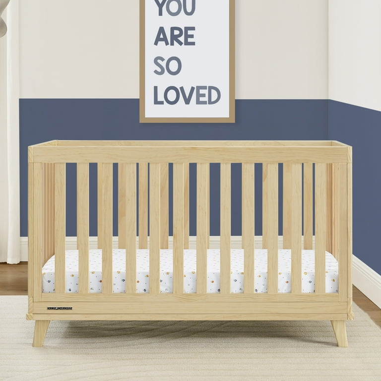 Delta Children Frankie 4 in 1 Convertible Crib Greenguard Gold