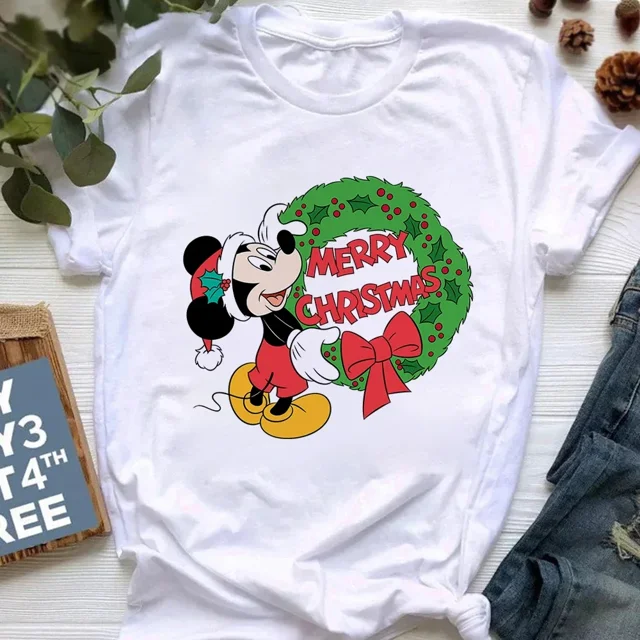 Camiseta de Feliz Navidad para mujer, camiseta de manga corta con estampado de Mickey de estética Harajuku, ropa Y2k para mujer, Tops 2024