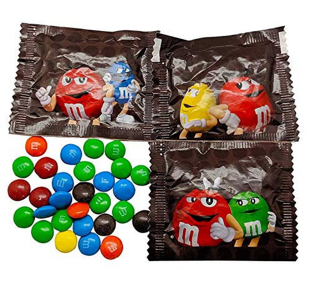 Milk Chocolate M&M’s Fun Size Packs, Individually Wrapped Chocolate Candy, Bulk Box, 20 lb, Halloween Candy Bulk, Candy Buffet, Party Events, Office Supply