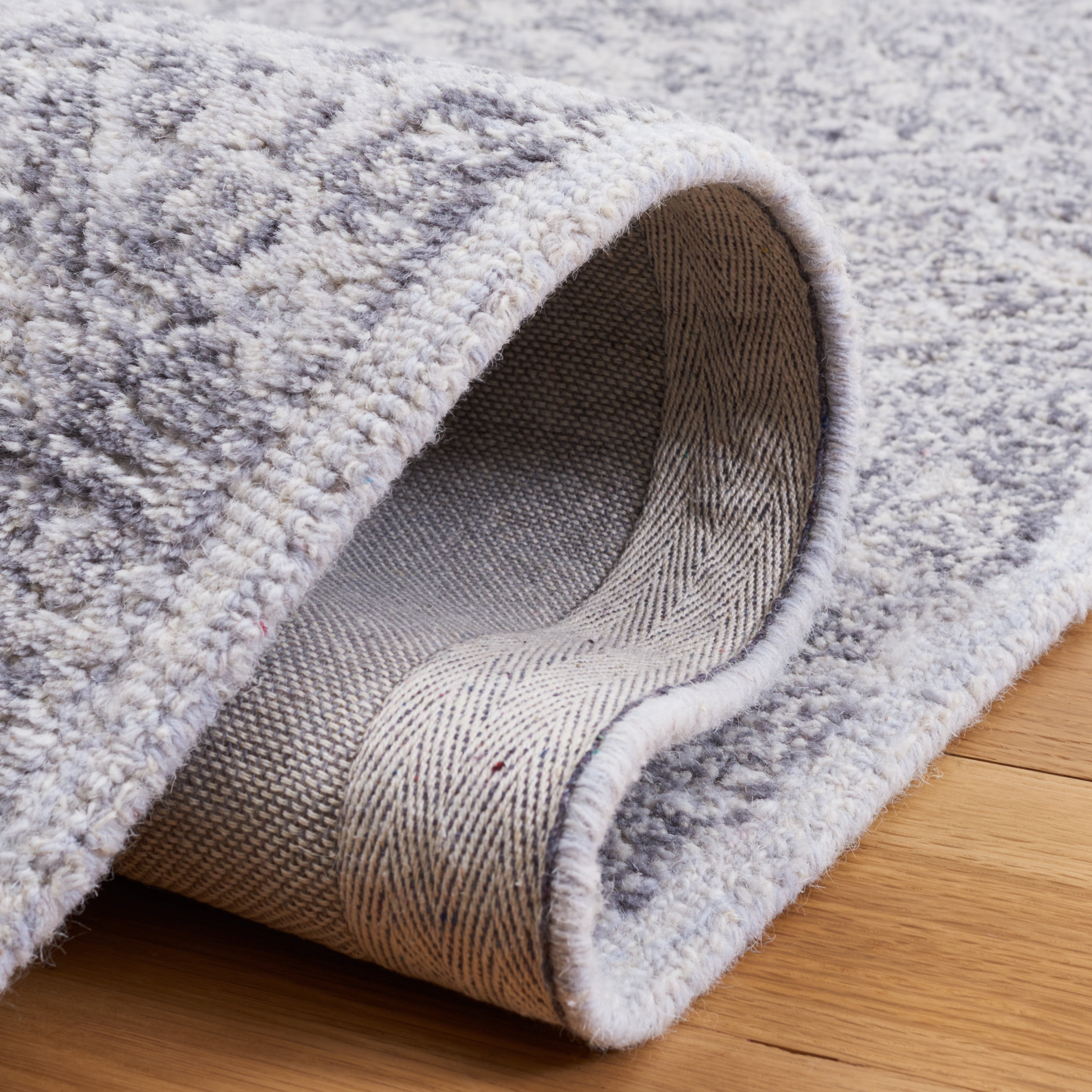 SAFAVIEH Marquee Lalit Diamond Area Rug, Grey, 6' x 6' Round