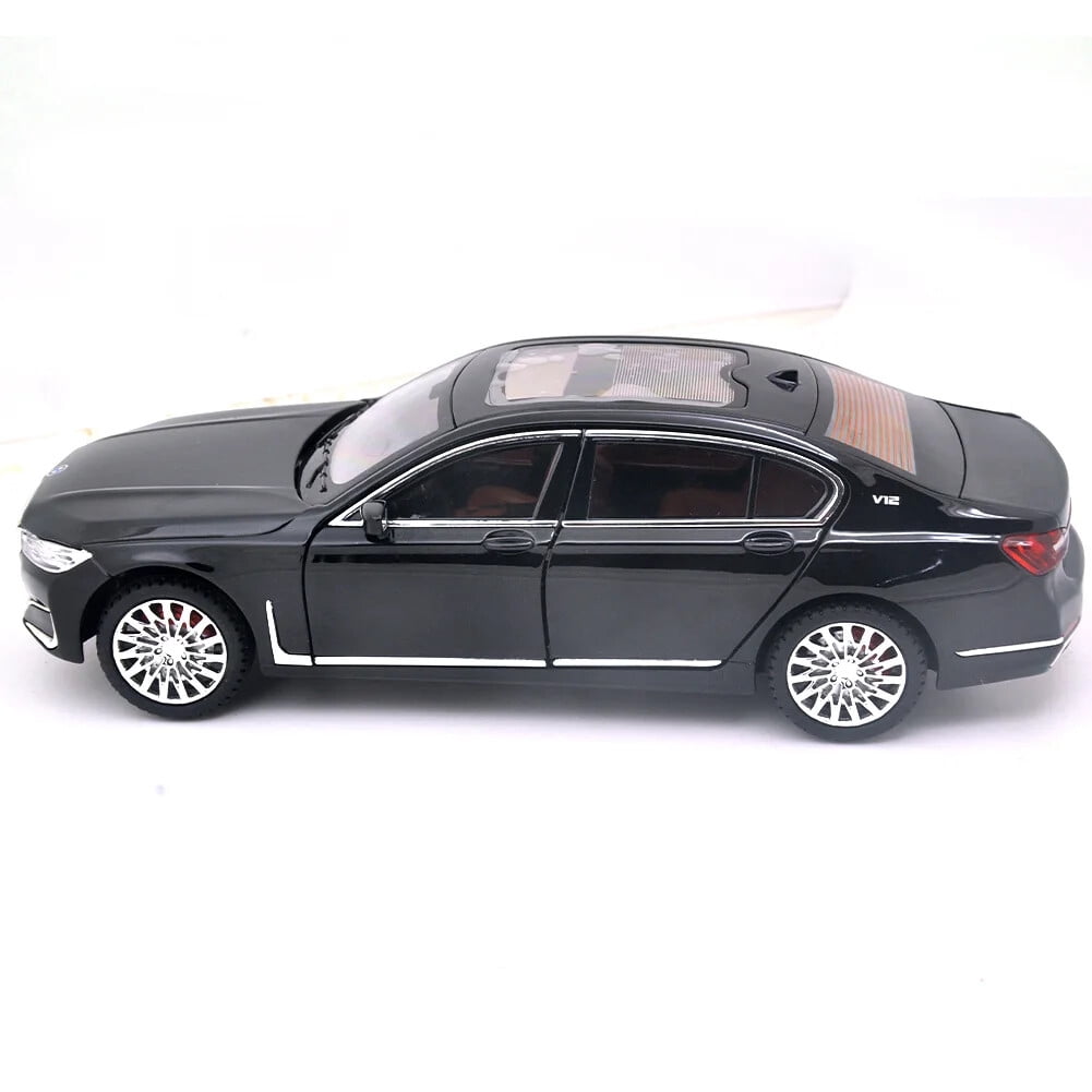 1:24 scale BMW 7 Series 760li alloy die-cast car model with opening doors, lights, sound and spring-back function. Boys' toy car, children's birthday gift.