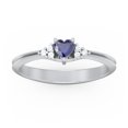 thumbnail image 2 of Bague en Forme de Cœur avec Accents d'Épaule - Saphir Bleu (Septembre), 2 of 4