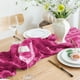 thumbnail image 5 of Camino de mesa Ase'm, 2 unidades, 89 x 305 cm, gasa fucsia, 10 pies, 5 of 7